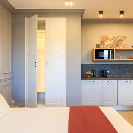 Vespucci Boutique 3*